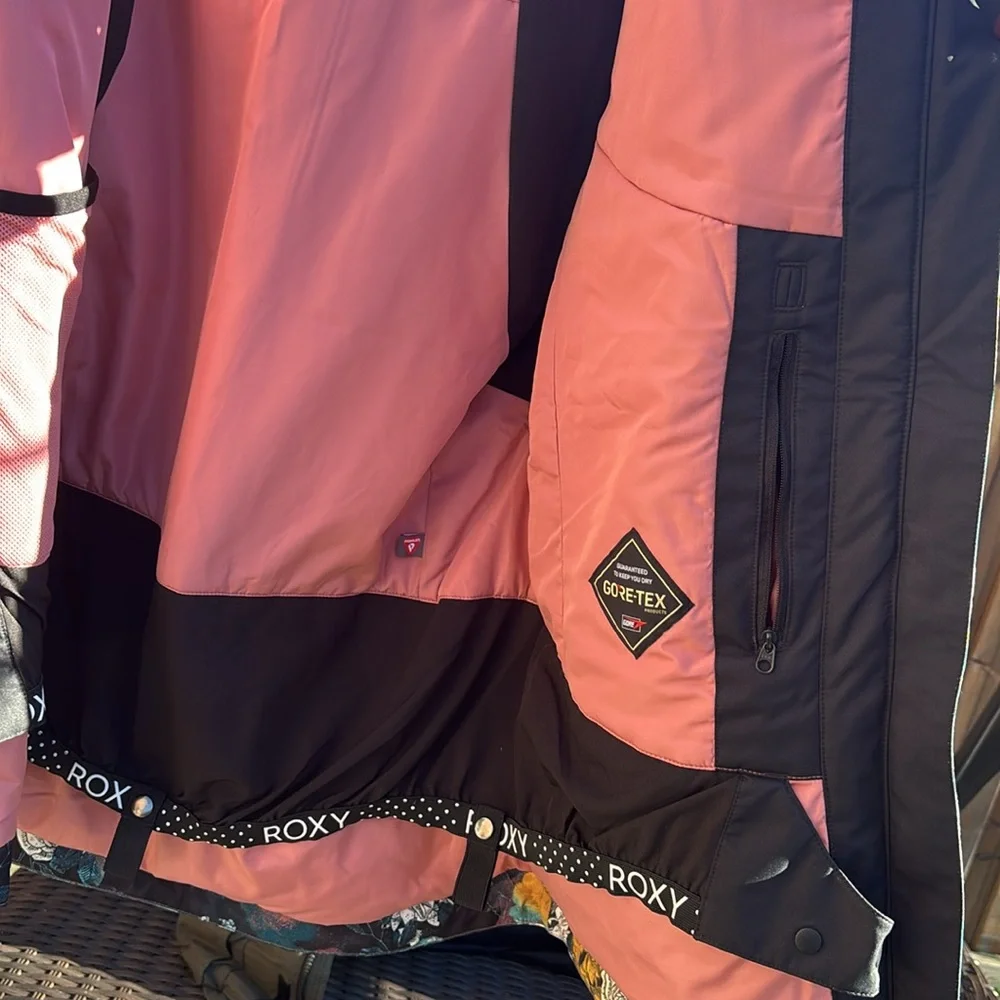 ROXY Ski Jacket - Picture 4 of 8